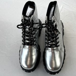 NIB AZALEA WANG 10 SILVER COMBAT BOOTS